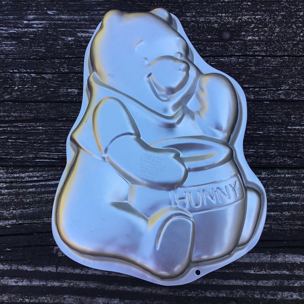 1995 Wilton Cake Pan - Winnie The Pooh Bear with Hunny Pot 2105--3000